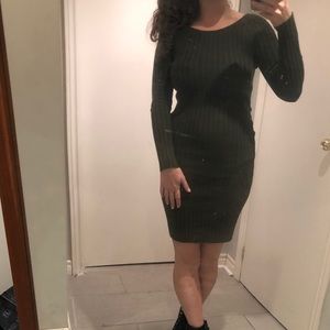 Ribbed green dress